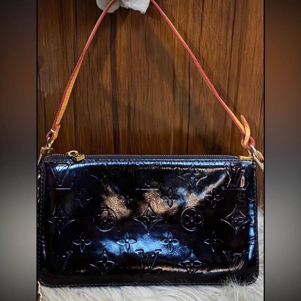 Lv Pochette